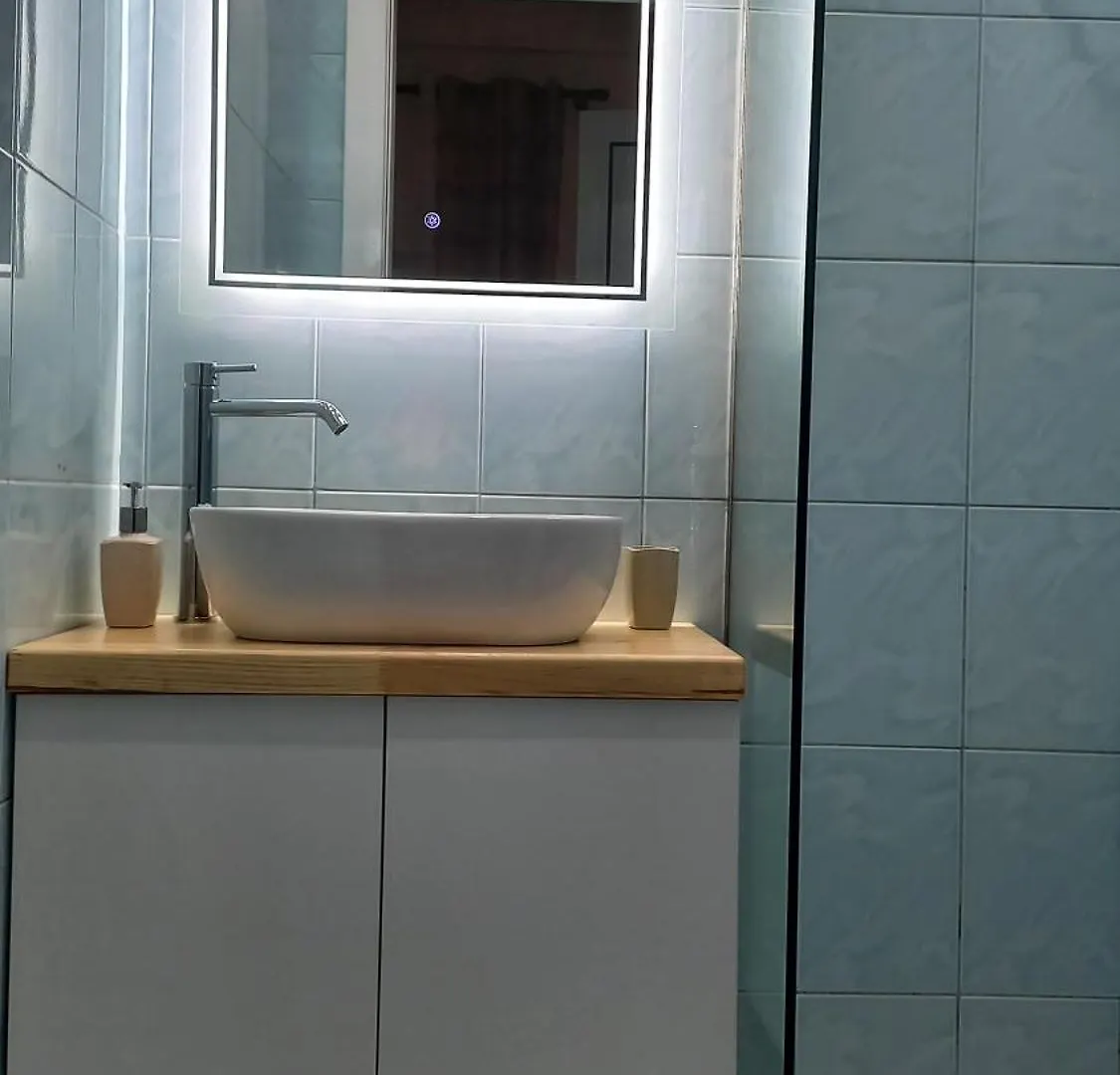 Theona Apartments Saranda 0*,